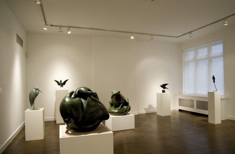 installation shot of Geoffrey Dashwood 2008 show, features bronze animal sculpture